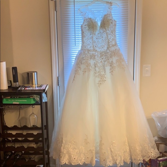 Bridal Mart ball gown wedding dress court train - Picture 1 of 4